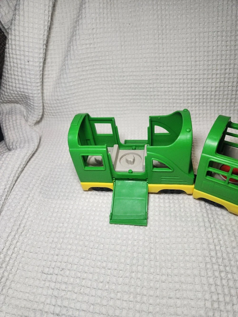 Fisher-Price Little People Yellow & Green Train, 2 Piece 2016 WORKING